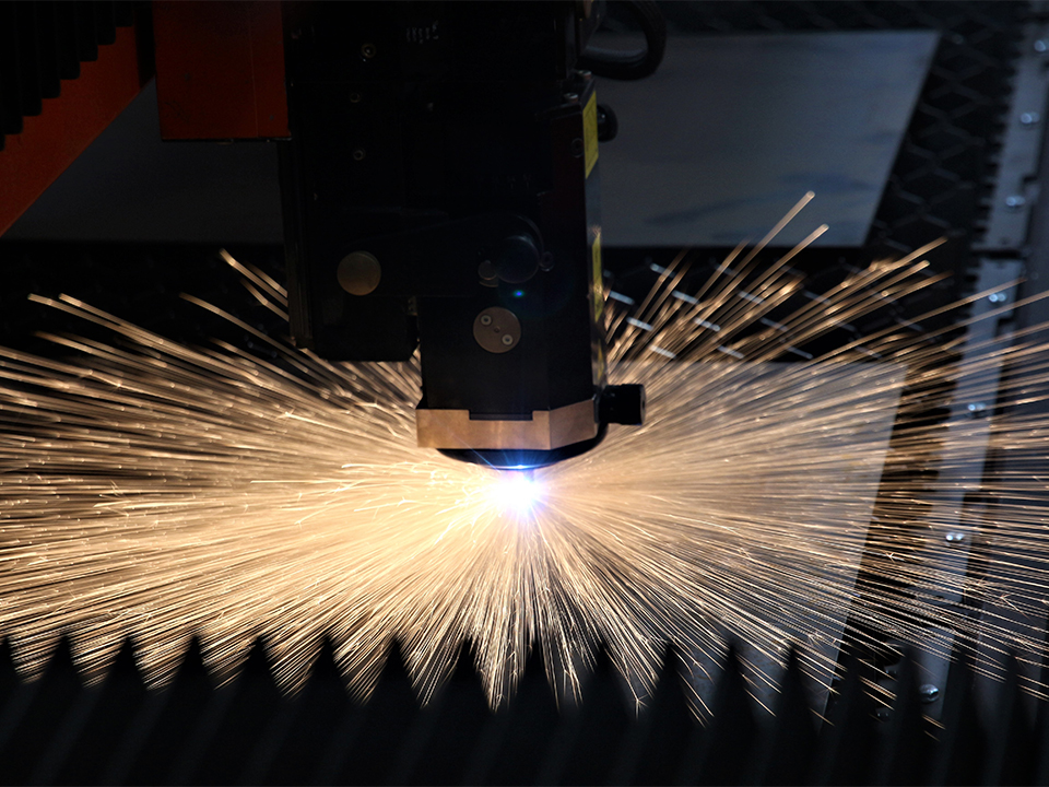 Specialist in industriële automatisering investeert in een ‘pre-owned’ en ‘refurbished’ lasersnijmachine