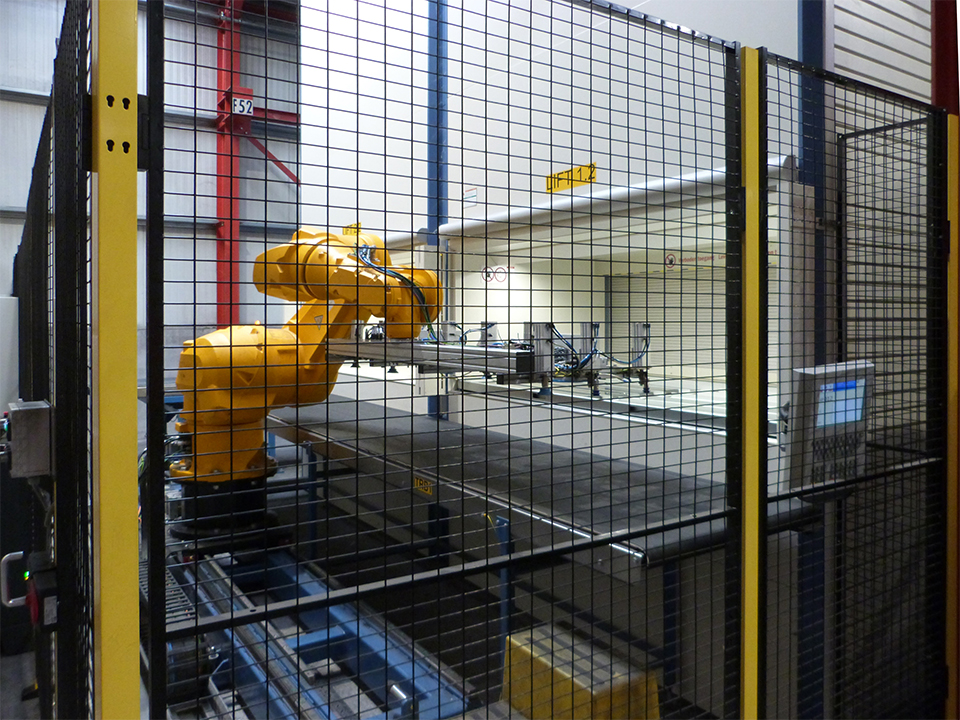 Sterk merk in staalproducten combineert geautomatiseerde ­productielijn met twee plateauliften