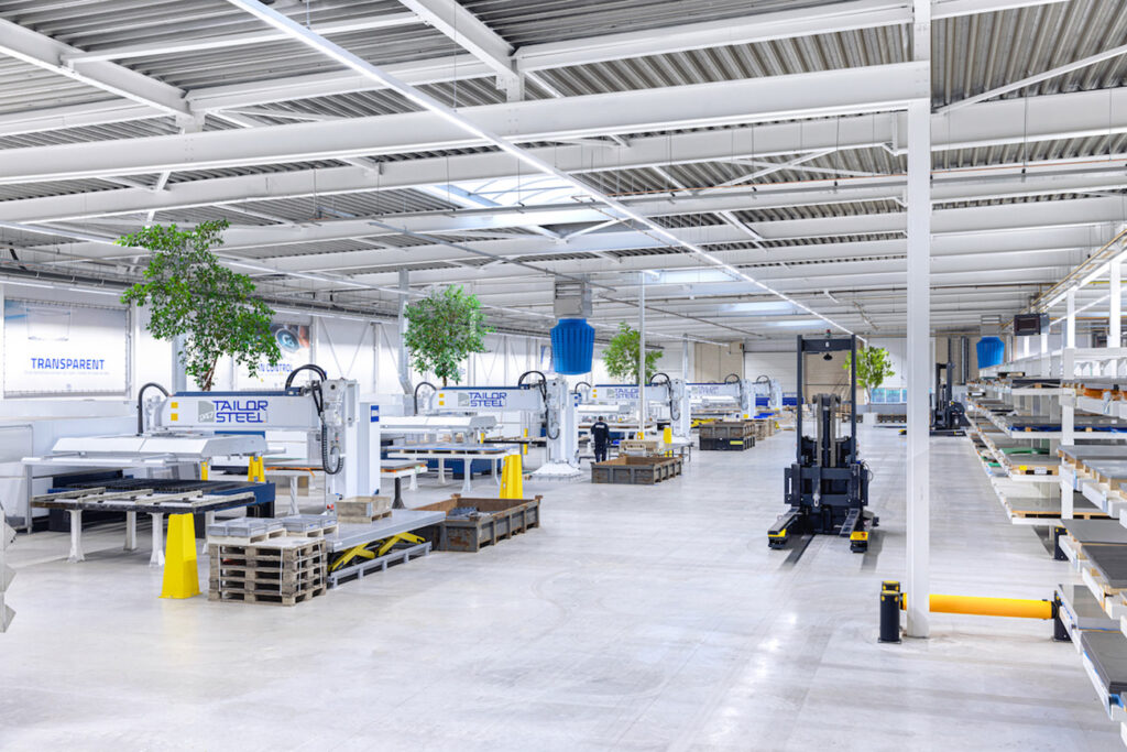247TailorSteel opent nieuwe fabriek in België